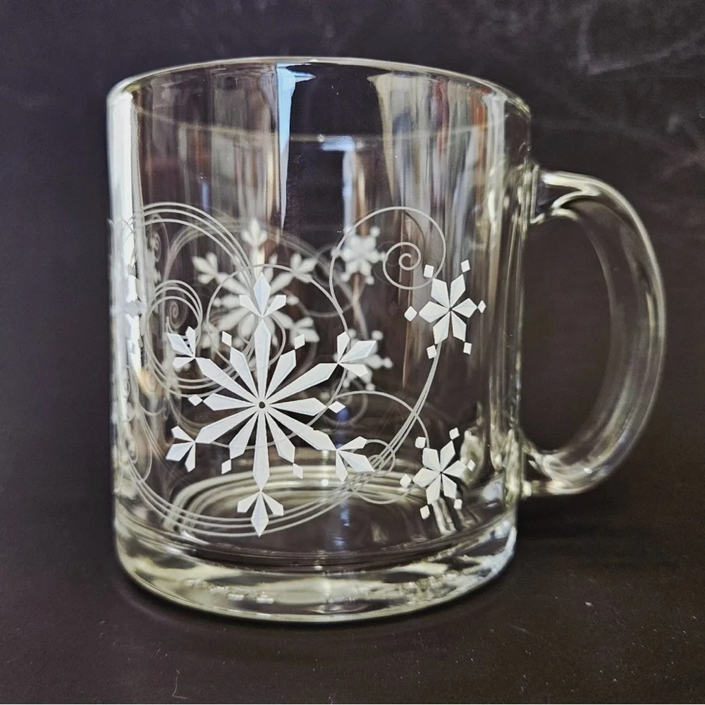 Crate & Barrel Clear Glass White Snowflake Winter Christmas Coffee Mugs USA set